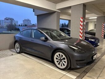 Tesla model 3 na prenajom - 2