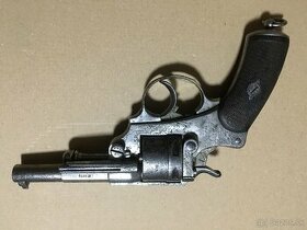 Historický revolver - 2