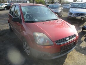 Ford Fiesta rozpredam na nahradne diely - 2