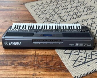 Yamaha psr s670 - 2