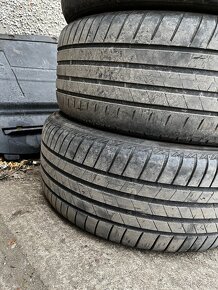 235/45 R18 letné - 2