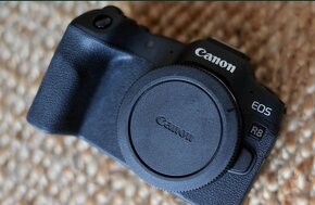 Canon Eos R8 - 2