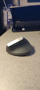 Logitech MX Vertical - 2