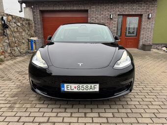 Tesla Model 3 LR 484PS AWD 19“ kolesá FSD 94 600 km, čierna - 2