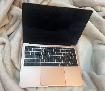 MacBook Air Retina 13-palcový 2019 - 2