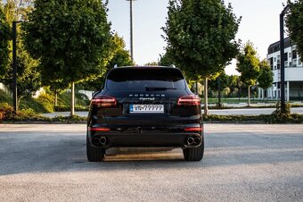 Porsche Cayenne e-hybrid 438 HP - 2