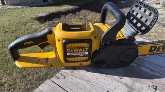 DeWalt FlexVolt píla DCM575N - 2