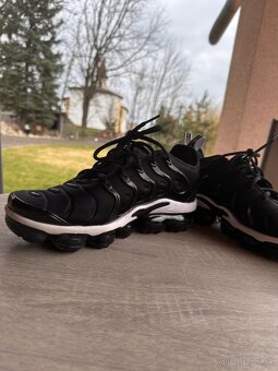 Nike Air Vapormax Plus - 2