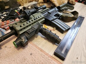 Samopal M4 Airsoft a komplet prislušenstvo - 2