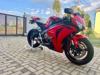 Honda cbr 1000 rr - 2