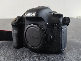 Canon EOS 7D - 2