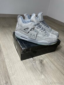 Nike Air Jordan 4 Kaws - 2