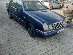 Mercedes-Benz e220 70 kW - 2