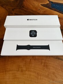 Apple Watch SE 2 44mm Midnight záruka iStores - 2