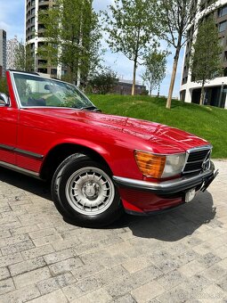 Mercedes-Benz 450SL V8 W107 - 2