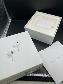 Apple airpods pro - 2