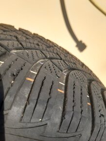 Good Year  ULTRAGRIP MS 9    205/55 R16 - 2