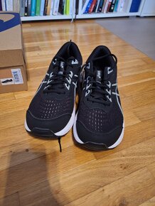 Asics čiernobiele botasky veľ. 28/ 43 - 2