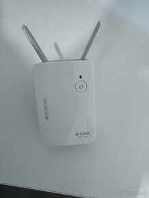 D-Link Ac1200 wifi range extender - 2