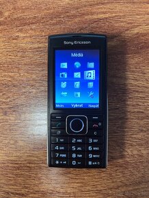 SonyEricsson J108i Cedar Black Red T-mobile blok - 2