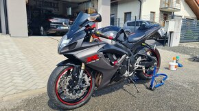 Suzuki GSX-R 600 k7 - 2