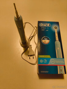 Elektricke zubne kefky Oral-B PRO1 500 - 2