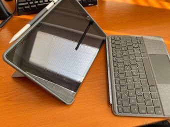 Obal Logitech Combo Touch pre iPad 7 8 alebo 9 - 2