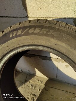 Predám 2 ks pneu MICHELIN 175/65 R14 zimné - 2