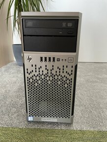 HP Proliant ML310e Gen8 V2 - 2