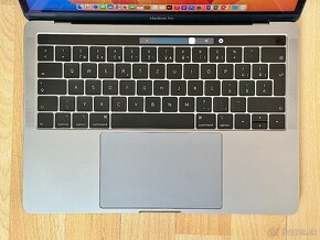 ZÁRUKA-MacBook Pro 13", A2159, Touchbar, TOP STAV - 2