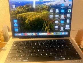 MacBook Pro 14" M3 PRO International 2023 strieborny - 2