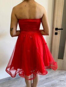Červene šaty - 2