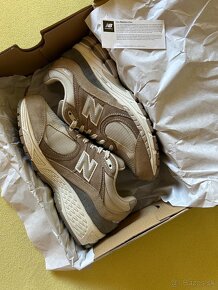 New Balance M2002 - 2