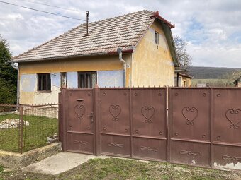 Starší 4 izbový dom v obci ŽIRANY okr. Nitra na predaj - 2