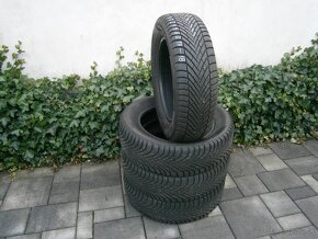 Predám 4x zimné pneu Pirelli 215/60 R17 96T - 2