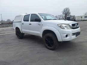 TOYOTA HILUX 2,5 DIESEL 4X4 UZÁVIERKU MA - 2