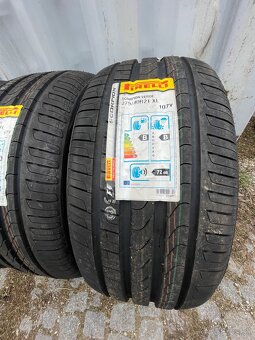 Pirelli 275/40R21 - Nove - 2