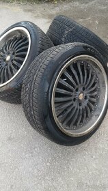 Elektróny Porsche, pneumatiky PIRELLI 285/40 R22 - 2