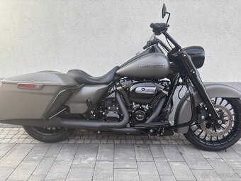 Harley Davidson Road king špeciál - 2