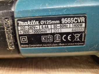 Uhlova bruska Makita 9565CVR - 2