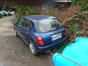 Predam popripade rozpredám Daihatsu sirion 1.0 4x4 - 2