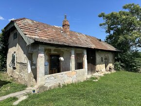 Darujem za odvoz staru hospodarsku budovu - 2