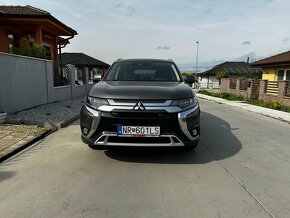 Mitsubishi Outlander - 2