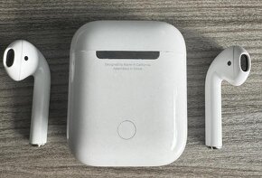 Slúchadlá Apple AirPods A1938 s nabíjacím púzdrom biele - 2