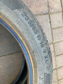 zimné pneumatiky 235/45 r18 - 2