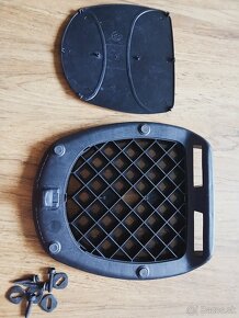 Platna pod moto kufor Givi - 2