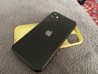 Predam iPhone 11 64 GB čierny - 2