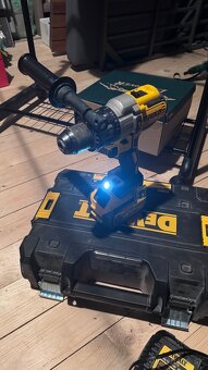 Dewalt sada flexa + skrutkovač DCK2055T2T - 2