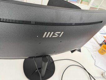 Predám Funkčný Monitor - MSI PRO 341 CQ - zakrivený - 2