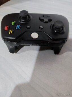 XBox ovládač - 2